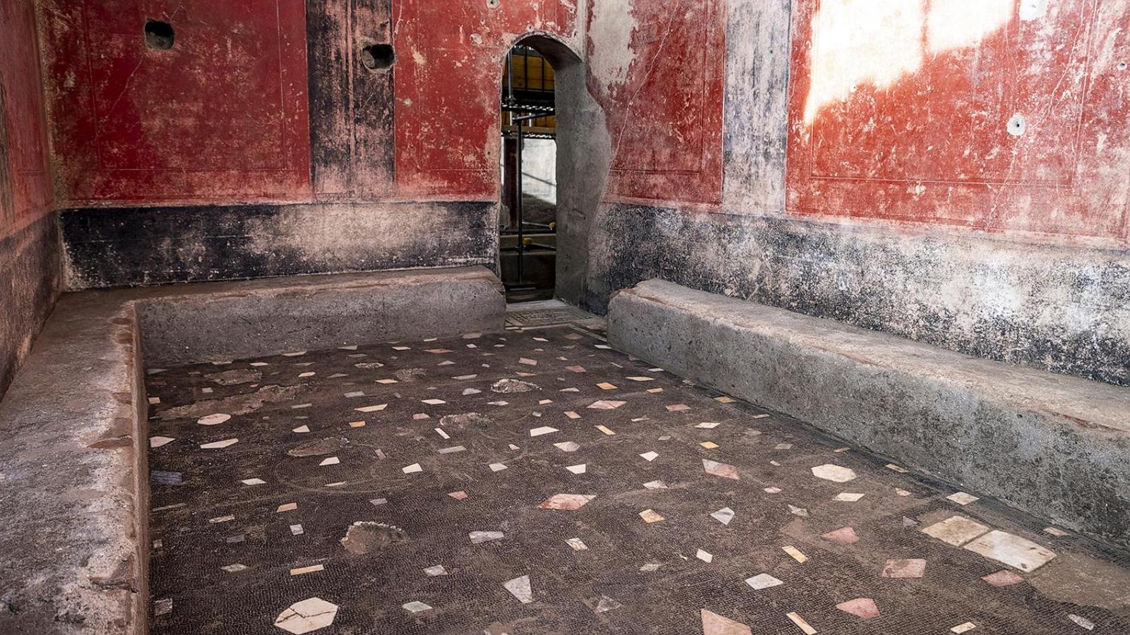 Unearthing Pompeii's Hidden Luxury: A 2,000-Year-Old Private Spa!